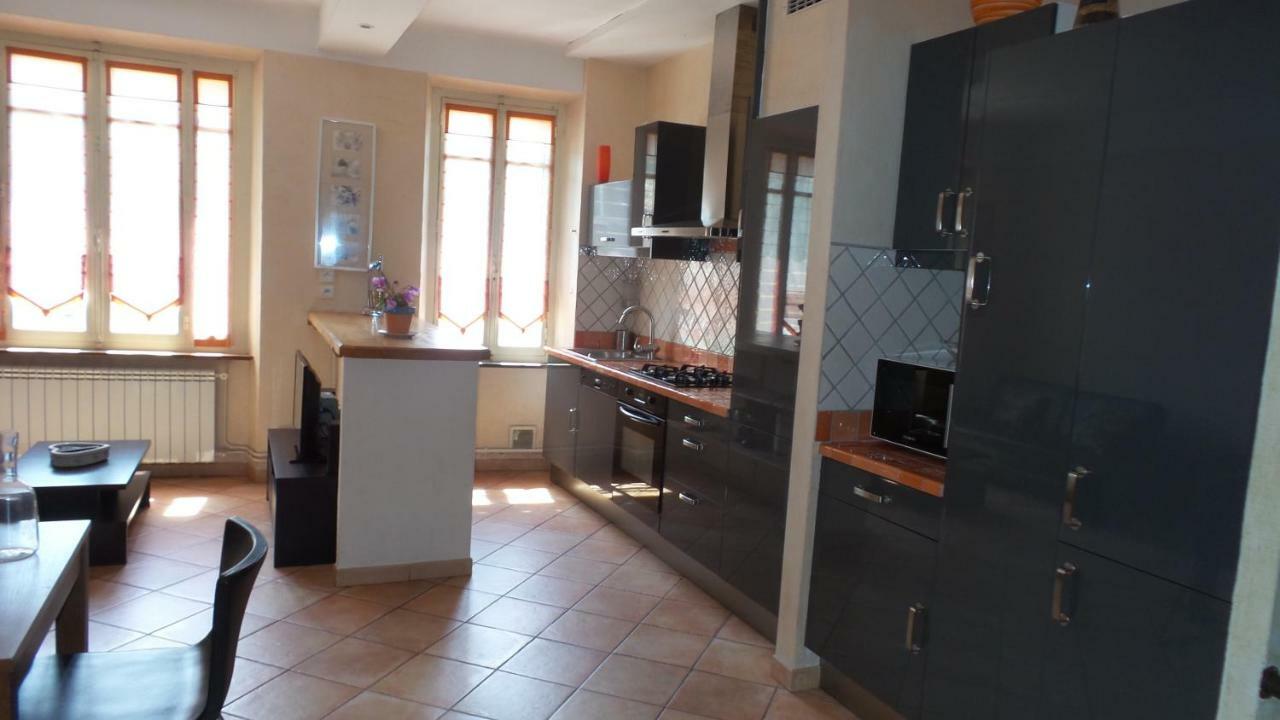 Spacieux Face A La Cite Medievale Holiday home